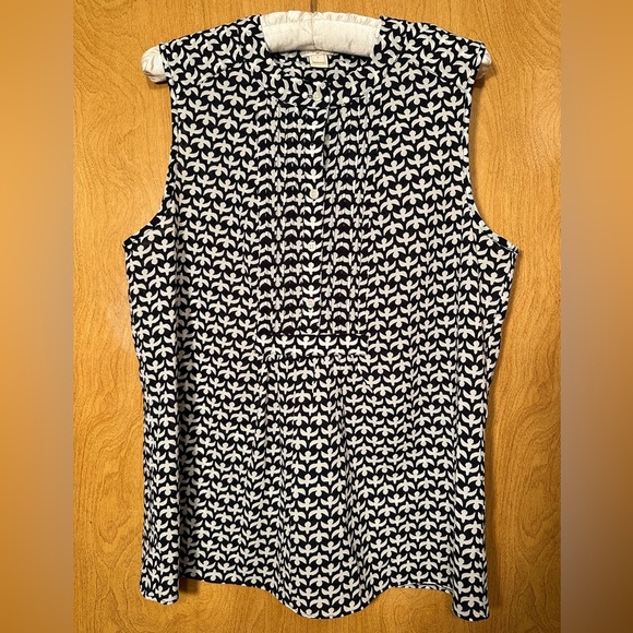 J. Crew Womens Printed Tuxedo Top Bird Navy Blue White Sleeveless size 6 - Picture 2 of 6